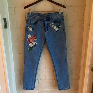 Top Trends size 38 light blue denim floral multi color embroidered boho